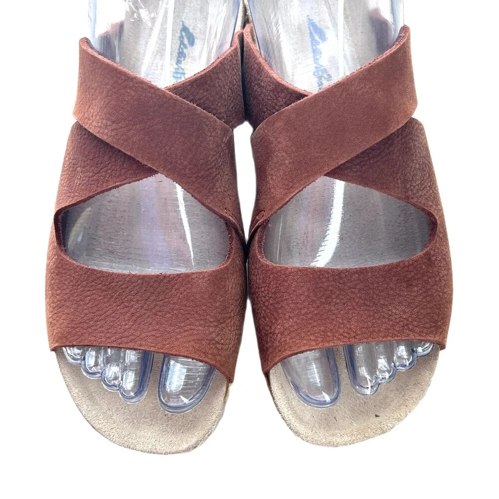 💐 Eddie Bauer Sandals 6 Brown Leather Shoes Slip On Slides Boho Hippie Gorpcore - Picture 2 of 7